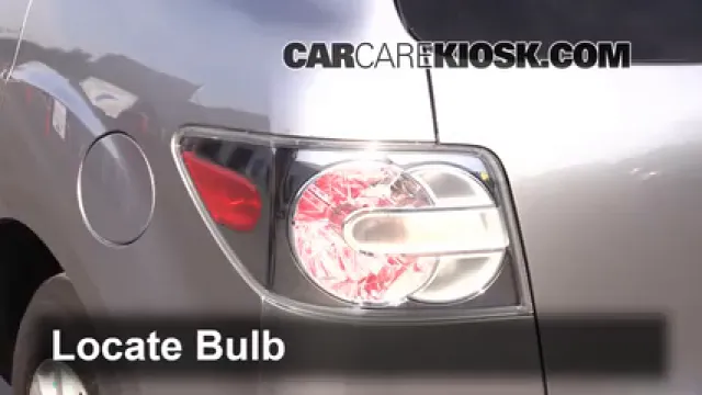 2011 Mazda CX-7 Sport 2.5L 4 Cyl. Éclairage Feu stop (remplacer ampoule)